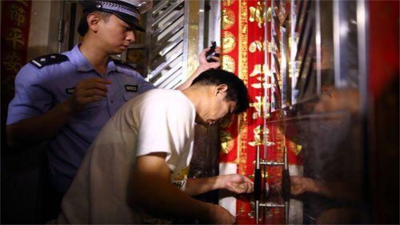 南宁地区请开锁师傅开了锁后，师傅